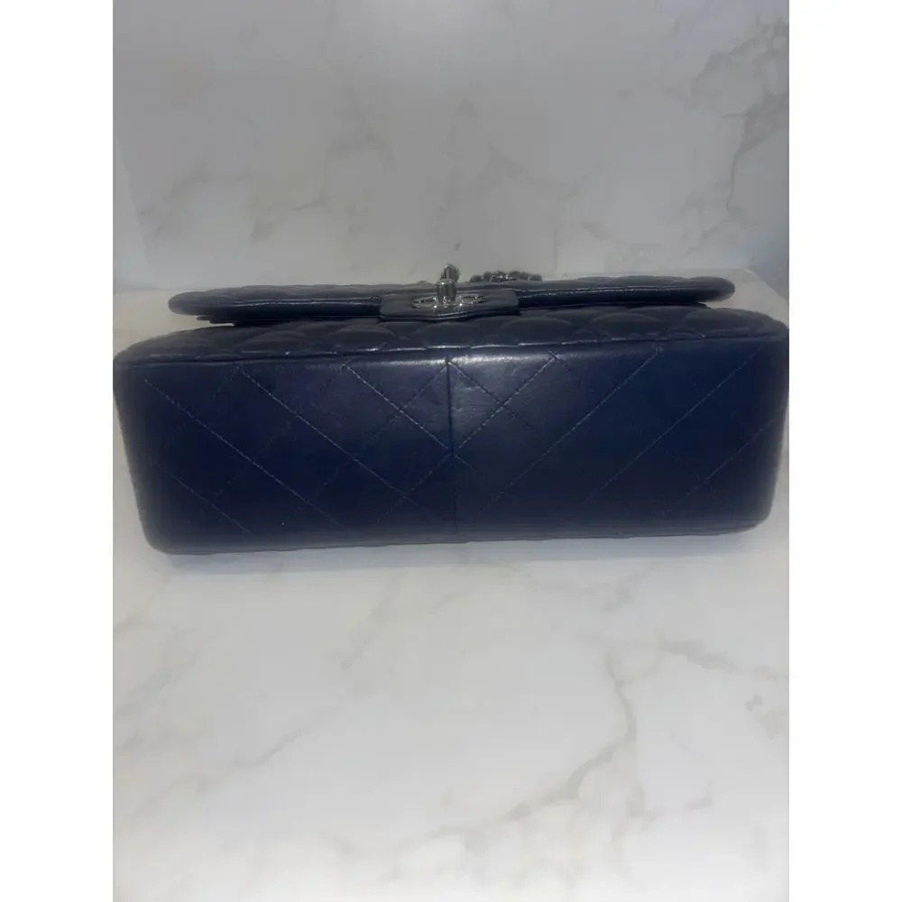 Chanel Quilted Flap Bag in Navy Blue Lambskin - Excellent Condition